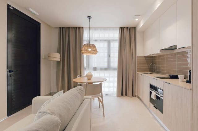 Loft te koop in Mestalla, Valencia stad - € 180.000 (Ref: 10174647)