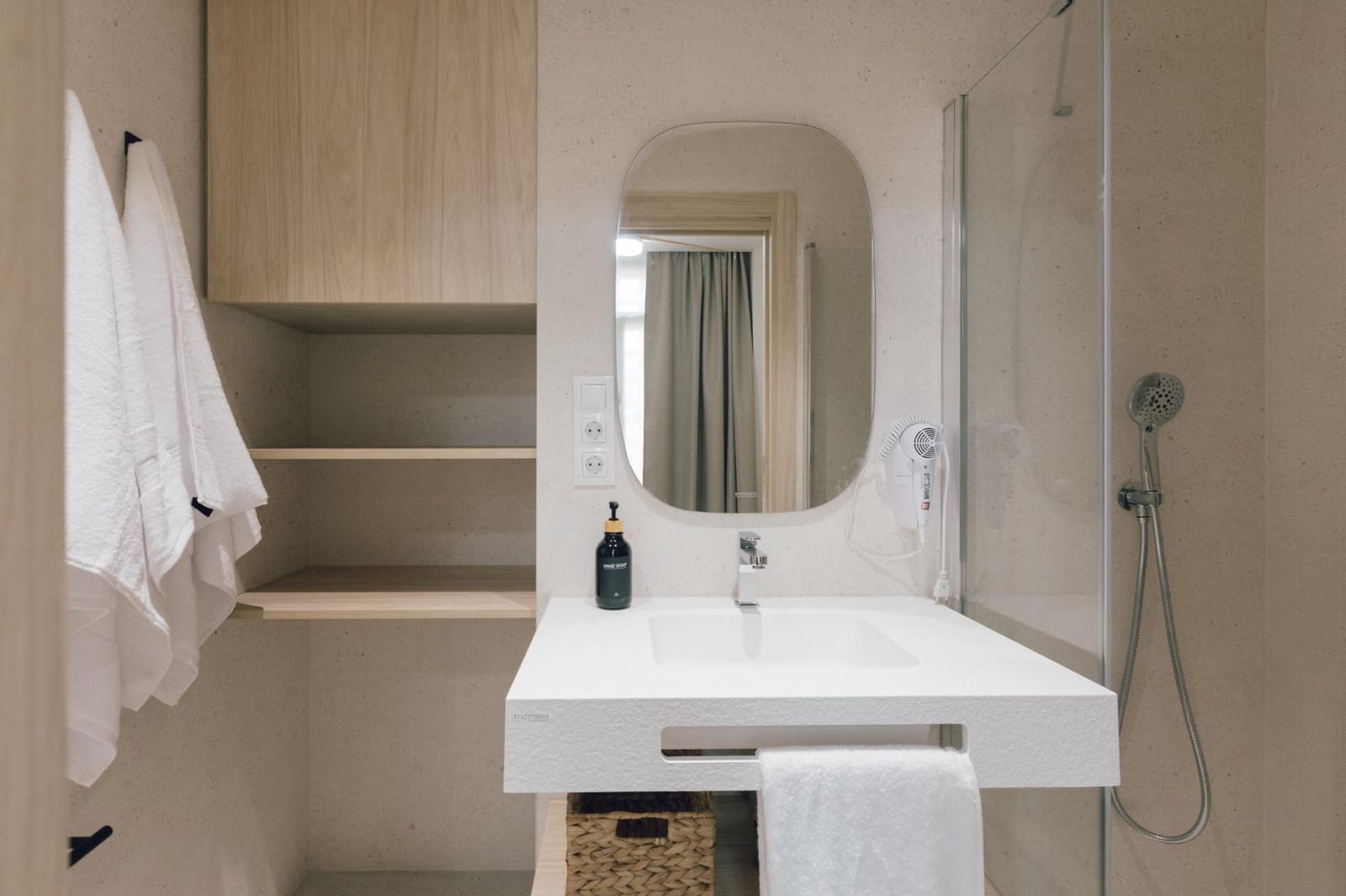 Loft for sale in Valencia city - € 180,000 (Ref: 10174647)