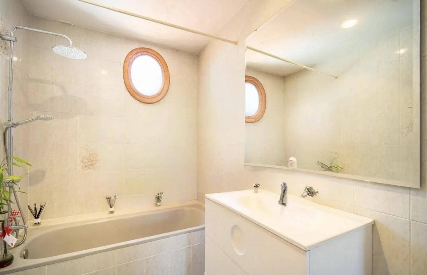 7 slaapkamer Villa te koop in Pucol met zwembad - € 975.000 (Ref: 10184920)