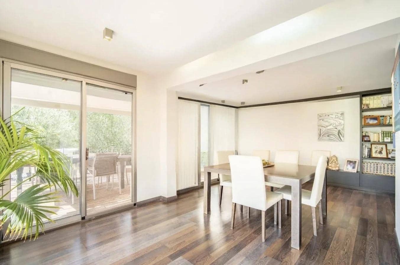 7 slaapkamer Villa te koop in Pucol met zwembad - € 975.000 (Ref: 10184920)