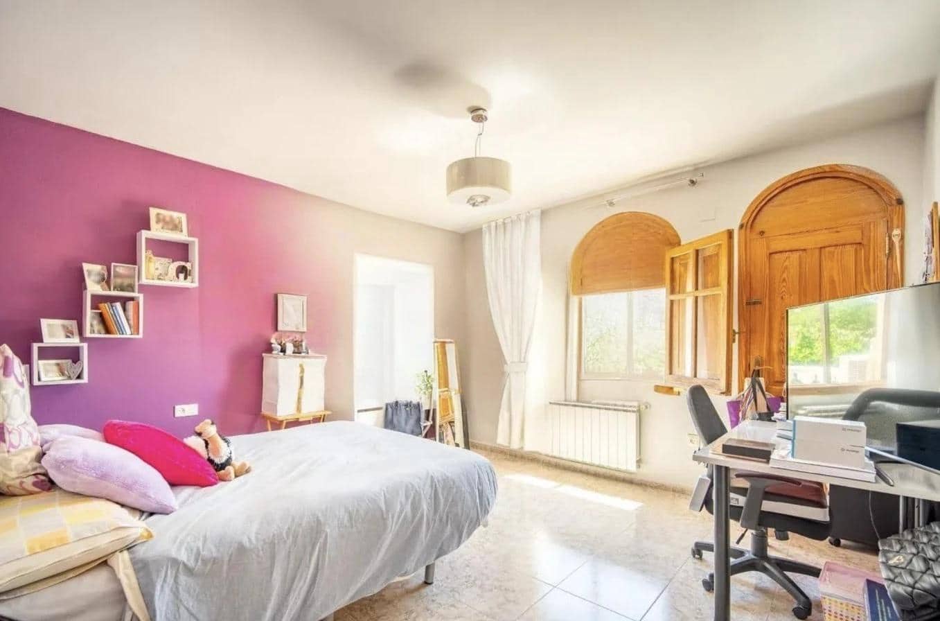 7 slaapkamer Villa te koop in Pucol met zwembad - € 975.000 (Ref: 10184920)