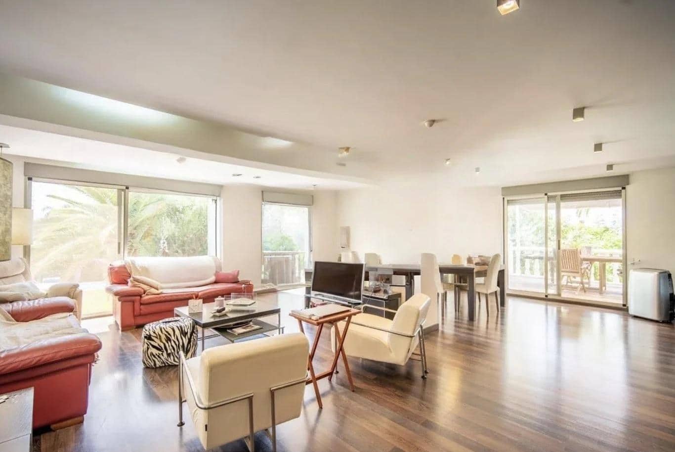 7 slaapkamer Villa te koop in Pucol met zwembad - € 975.000 (Ref: 10184920)