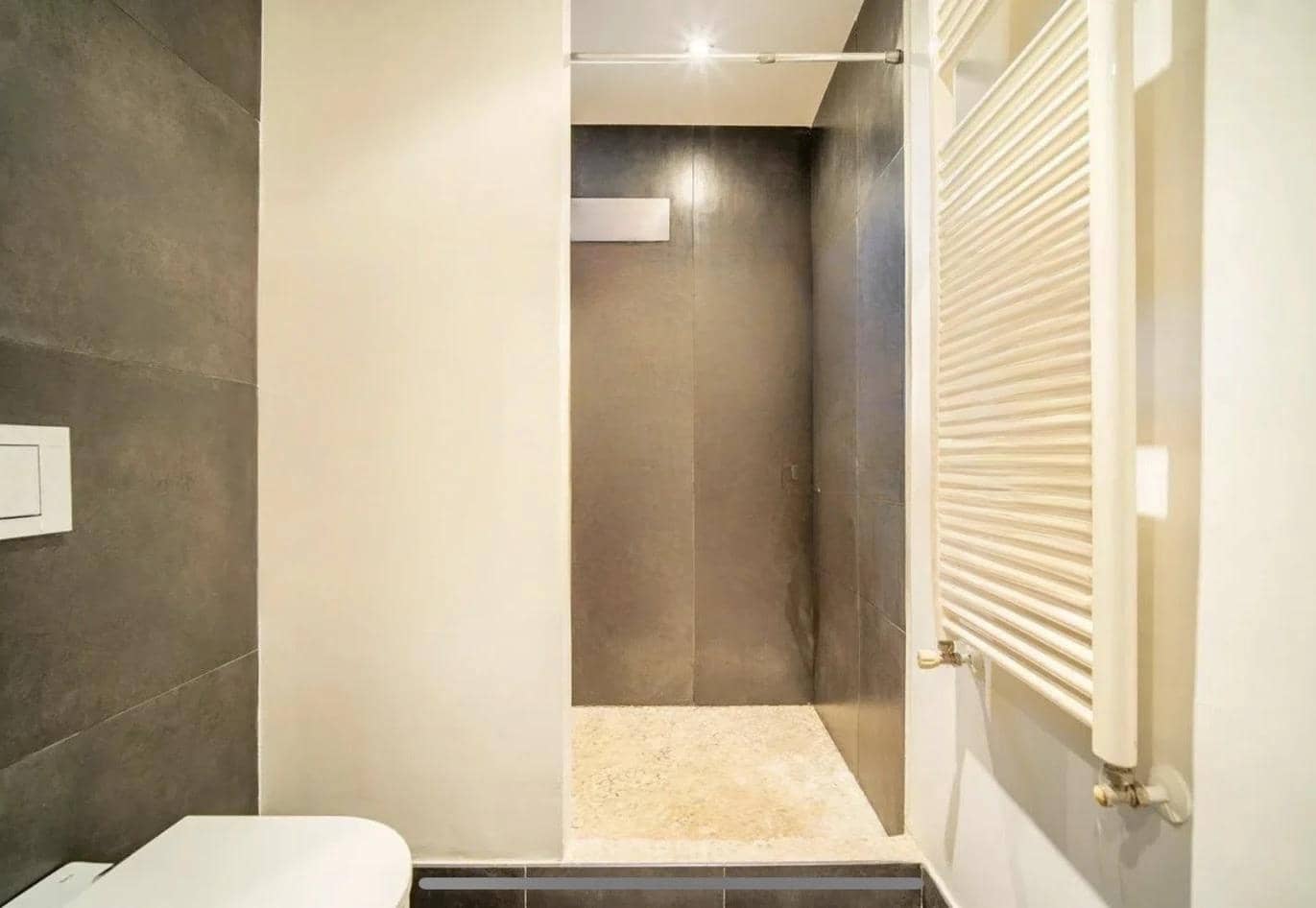 7 slaapkamer Villa te koop in Pucol met zwembad - € 975.000 (Ref: 10184920)