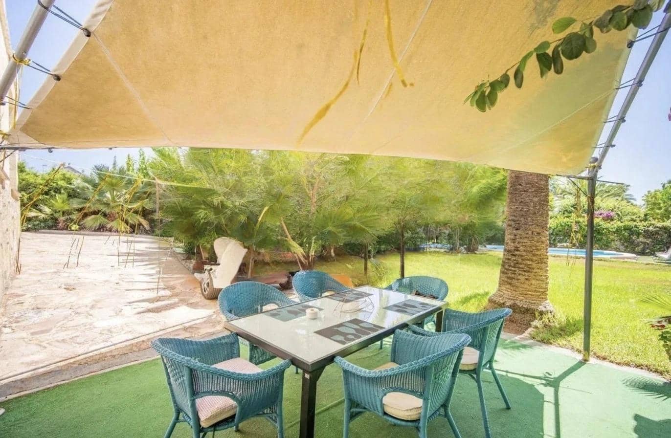 7 slaapkamer Villa te koop in Pucol met zwembad - € 975.000 (Ref: 10184920)
