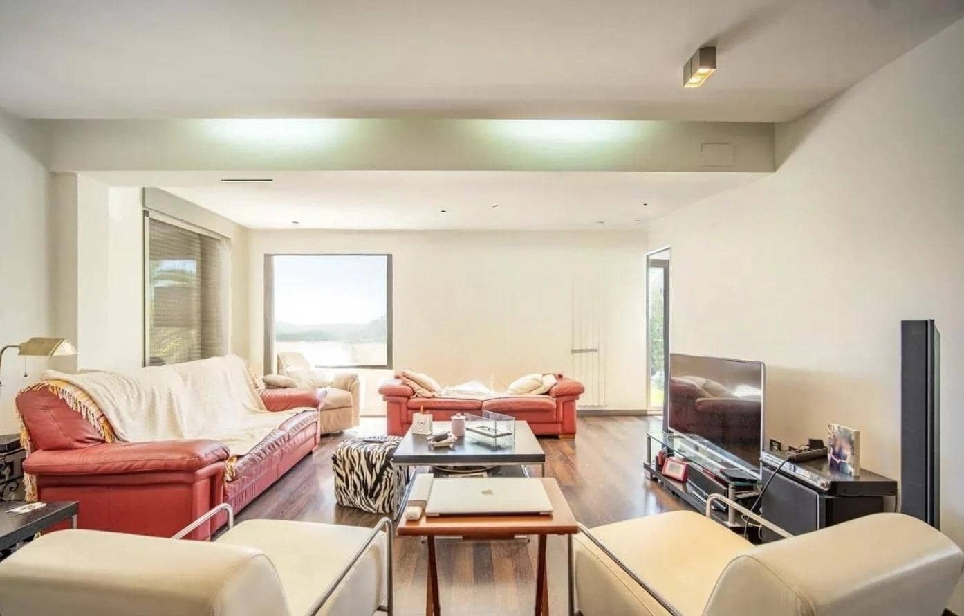 7 slaapkamer Villa te koop in Pucol met zwembad - € 975.000 (Ref: 10184920)