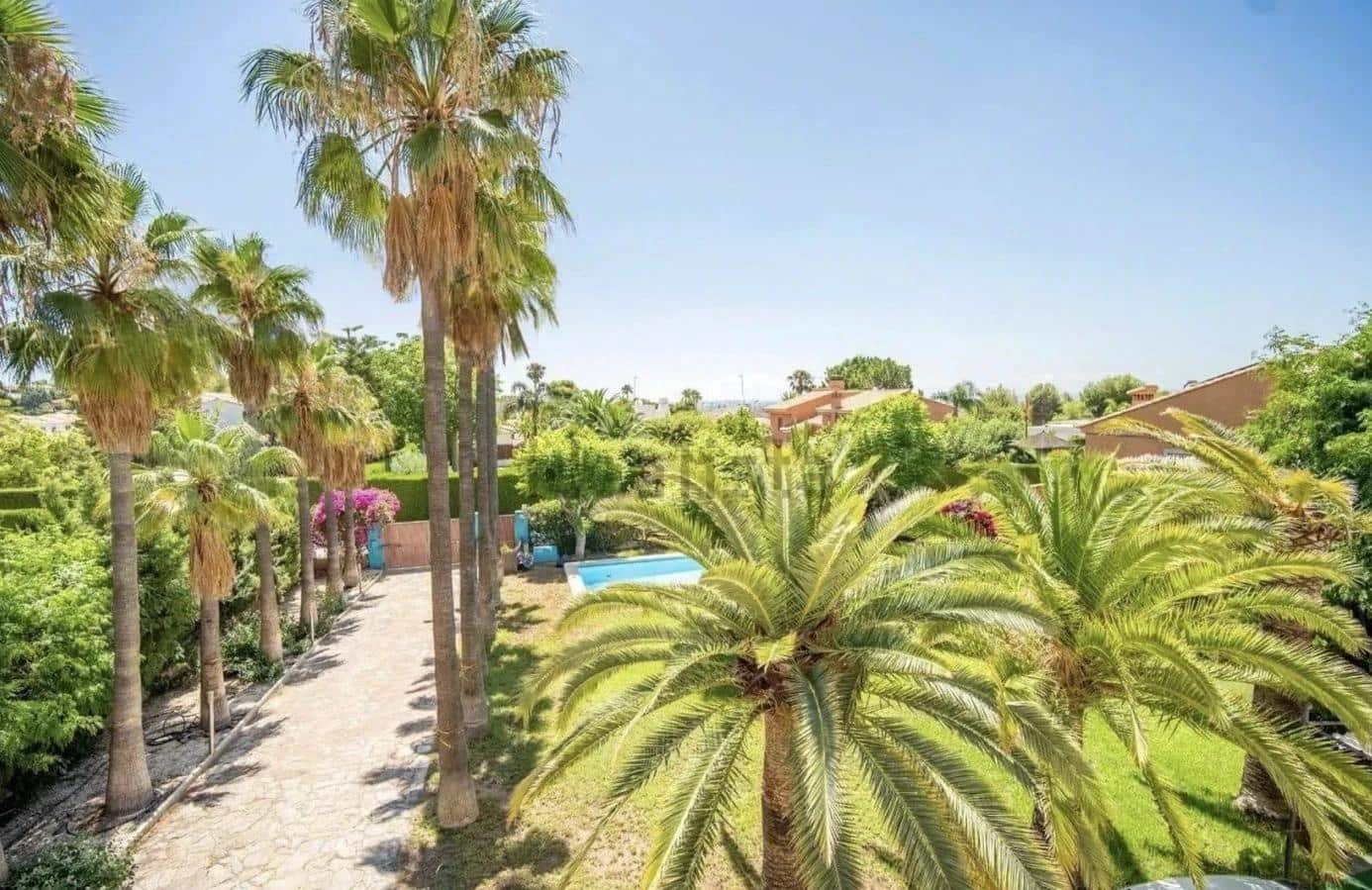 7 slaapkamer Villa te koop in Pucol met zwembad - € 975.000 (Ref: 10184920)