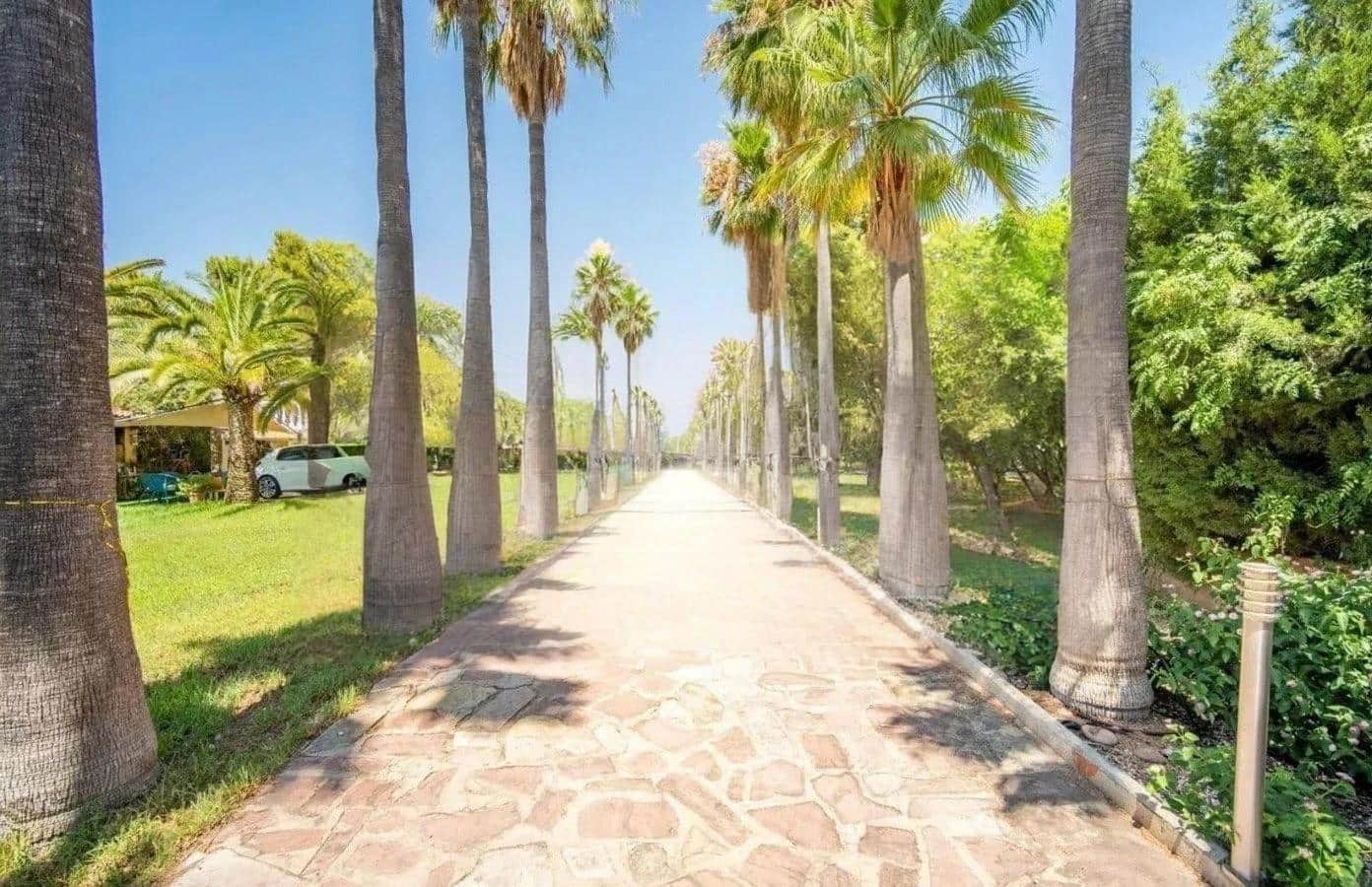 7 slaapkamer Villa te koop in Pucol met zwembad - € 975.000 (Ref: 10184920)