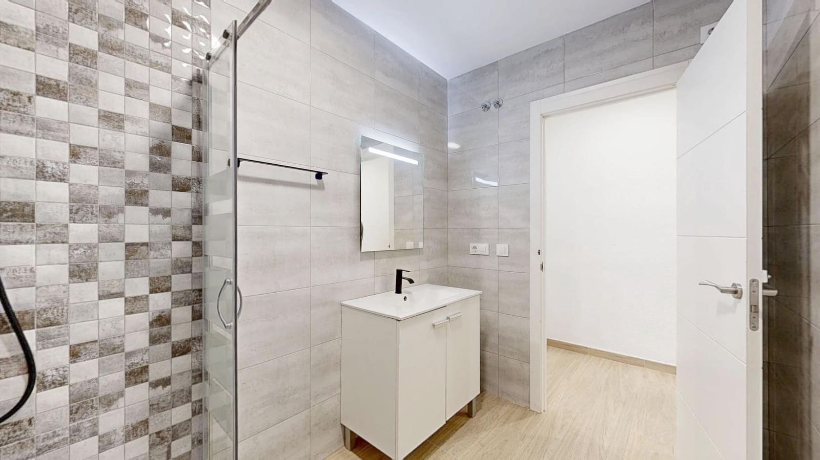 4 slaapkamer Flat te koop in Valencia stad - € 348.000 (Ref: 10184921)