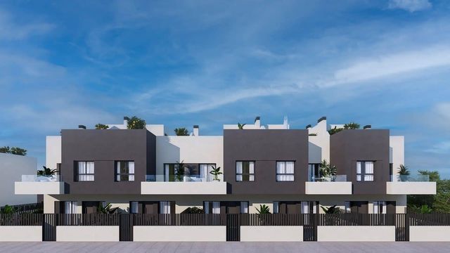 4 Zimmer Haus zu verkaufen in Torre del Mar, Vélez-Málaga mit Pool Garage - 693.000 € (Ref: 10118644)