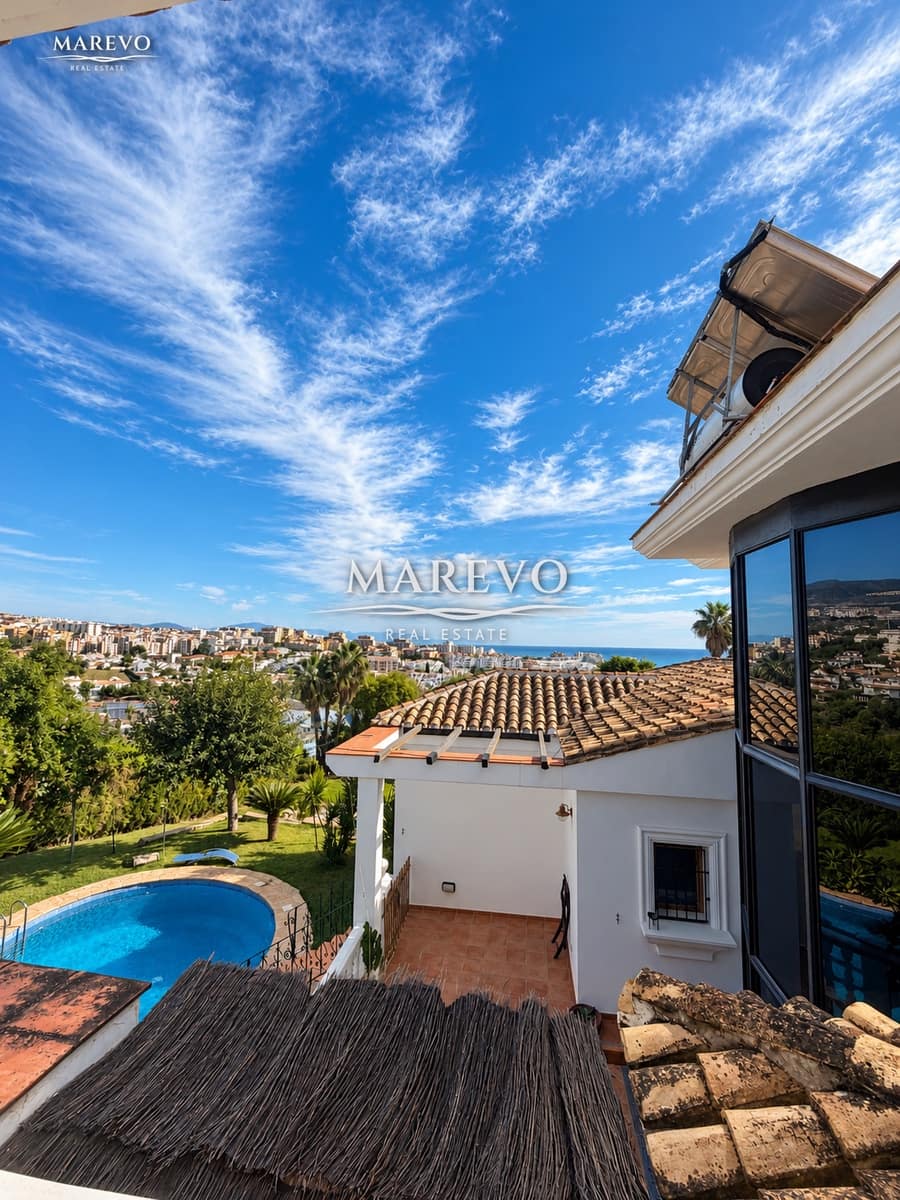 6 bedroom Villa for sale in Torrequebrada with pool garage - € 1,590,000 (Ref: 10186032)