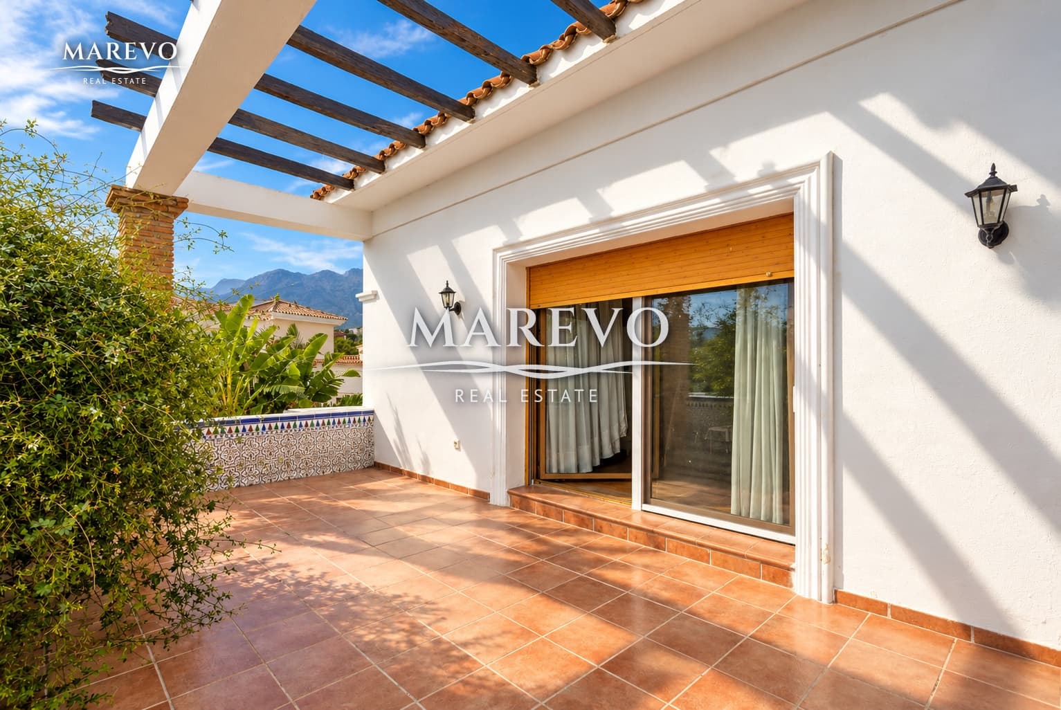 6 bedroom Villa for sale in Torrequebrada with pool garage - € 1,590,000 (Ref: 10186032)