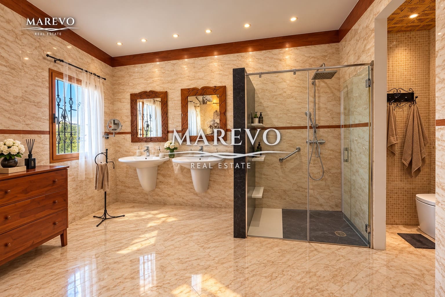 6 bedroom Villa for sale in Torrequebrada with pool garage - € 1,590,000 (Ref: 10186032)
