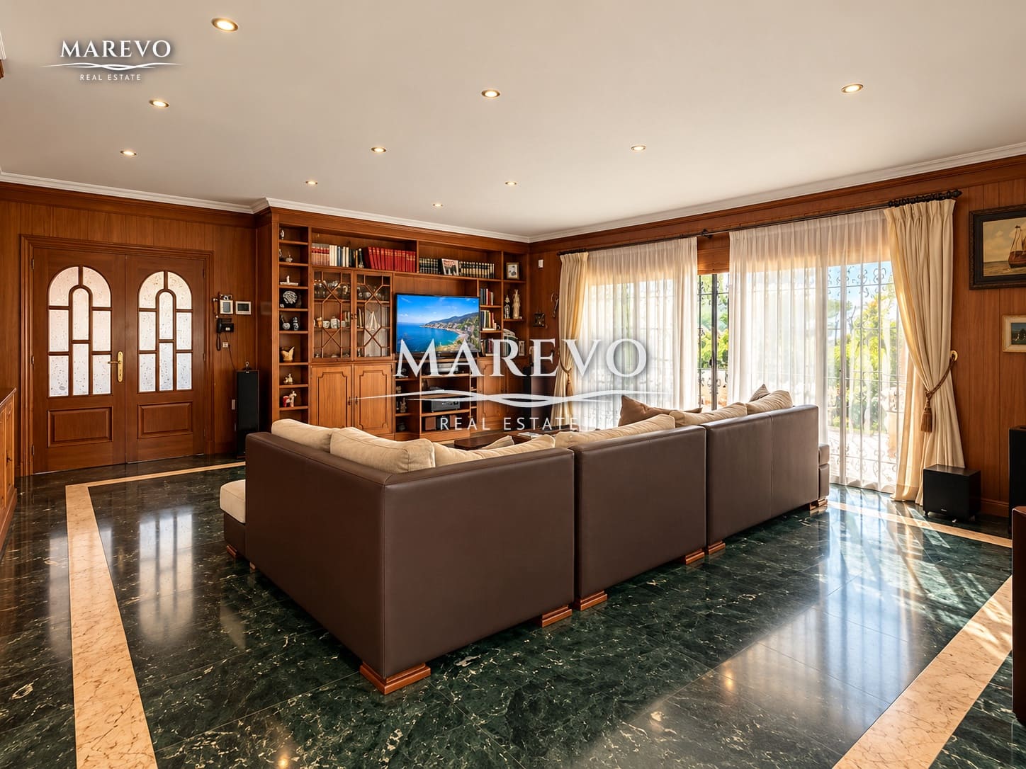6 bedroom Villa for sale in Torrequebrada with pool garage - € 1,590,000 (Ref: 10186032)