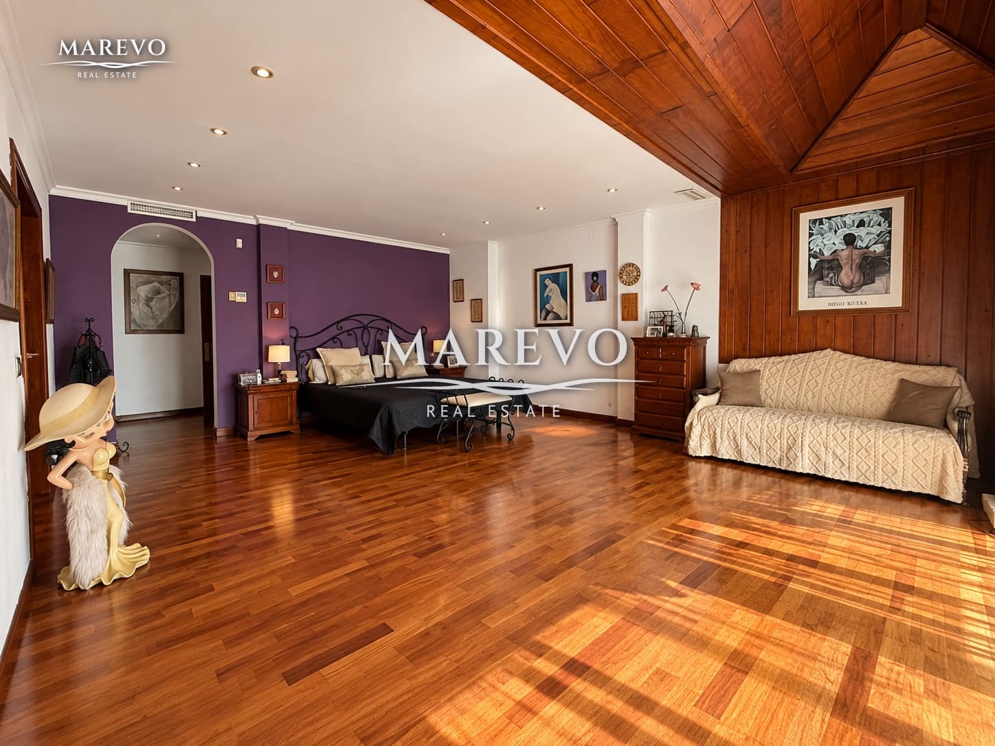6 bedroom Villa for sale in Torrequebrada with pool garage - € 1,590,000 (Ref: 10186032)