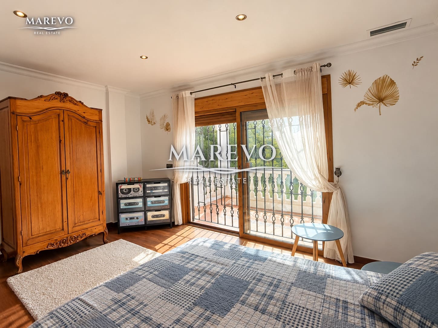 6 bedroom Villa for sale in Torrequebrada with pool garage - € 1,590,000 (Ref: 10186032)