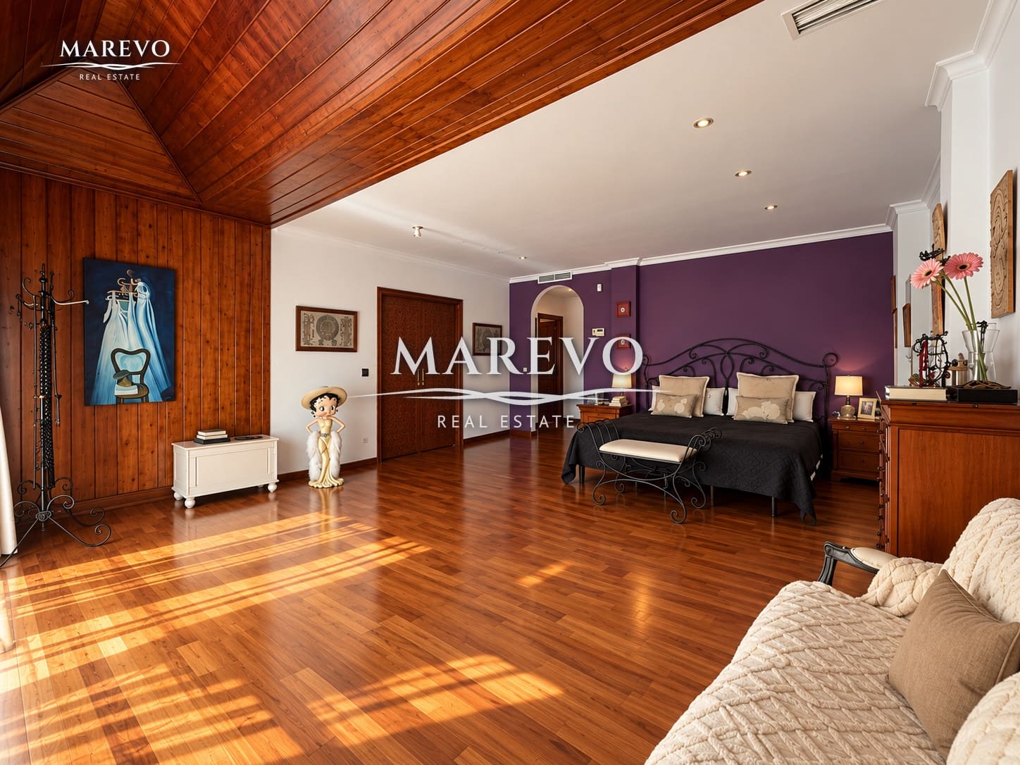 6 bedroom Villa for sale in Torrequebrada with pool garage - € 1,590,000 (Ref: 10186032)
