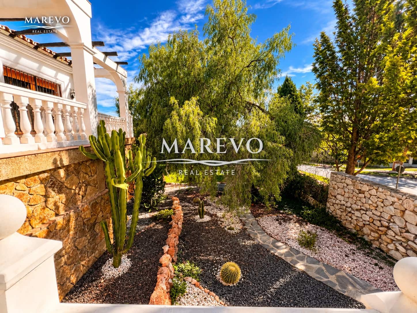 6 bedroom Villa for sale in Torrequebrada with pool garage - € 1,590,000 (Ref: 10186032)