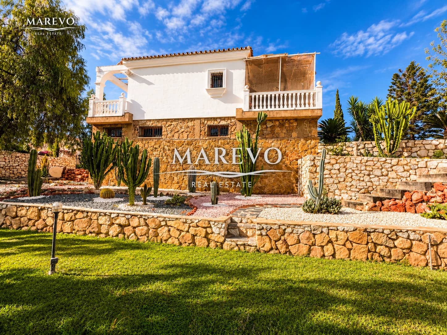 6 bedroom Villa for sale in Torrequebrada with pool garage - € 1,590,000 (Ref: 10186032)