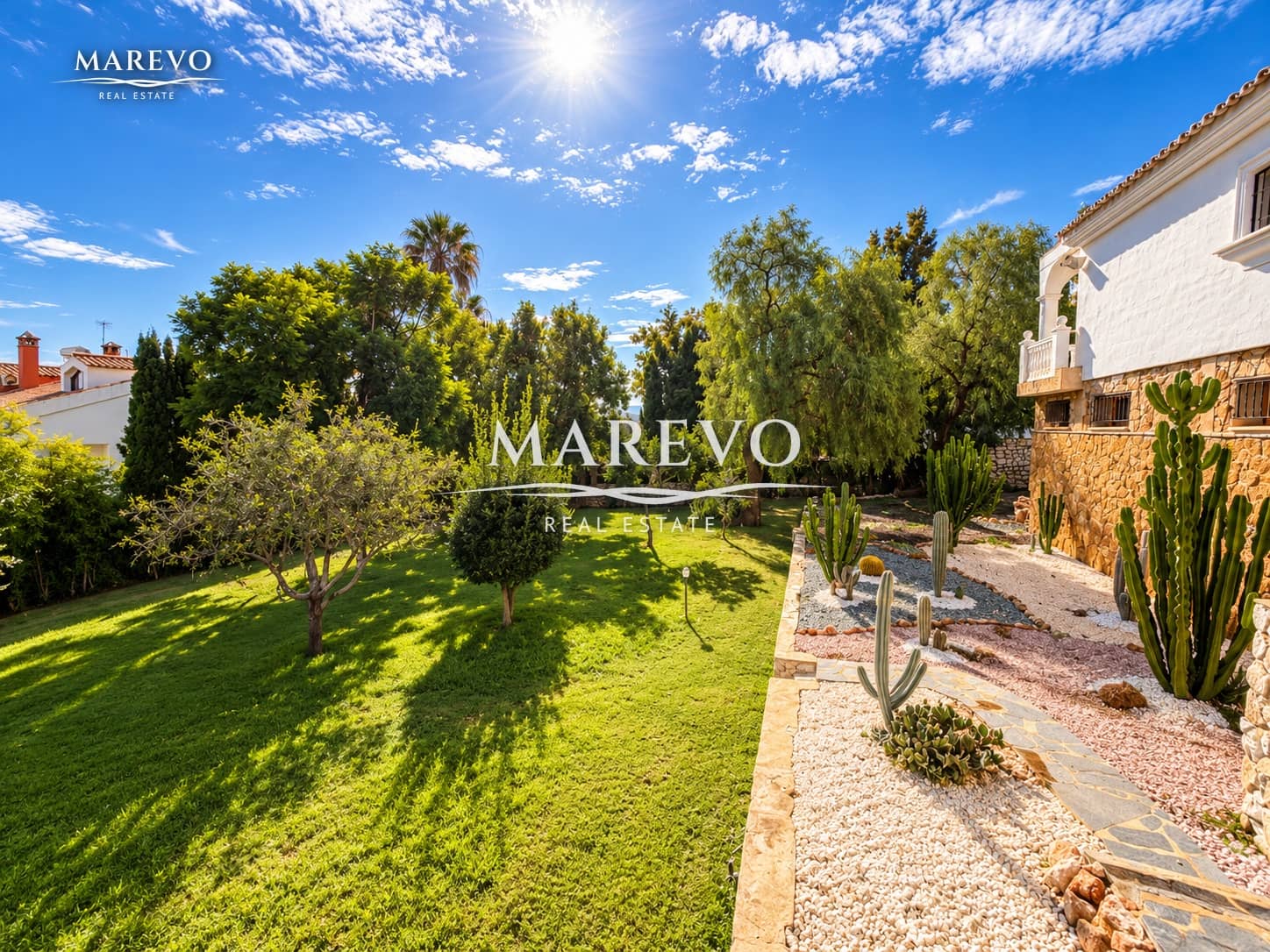 6 bedroom Villa for sale in Torrequebrada with pool garage - € 1,590,000 (Ref: 10186032)