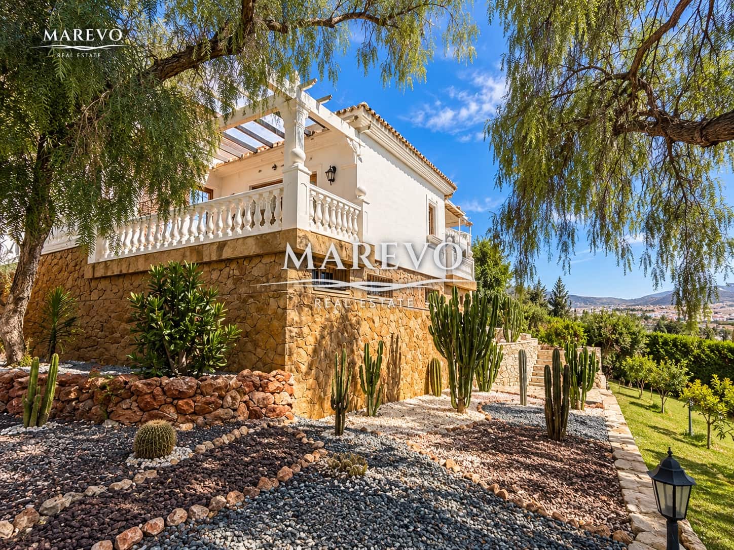 6 bedroom Villa for sale in Torrequebrada with pool garage - € 1,590,000 (Ref: 10186032)