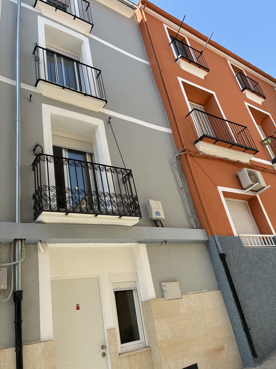4 bedroom Townhouse for sale in Jijona / Xixona - € 149,000 (Ref: 10093828)