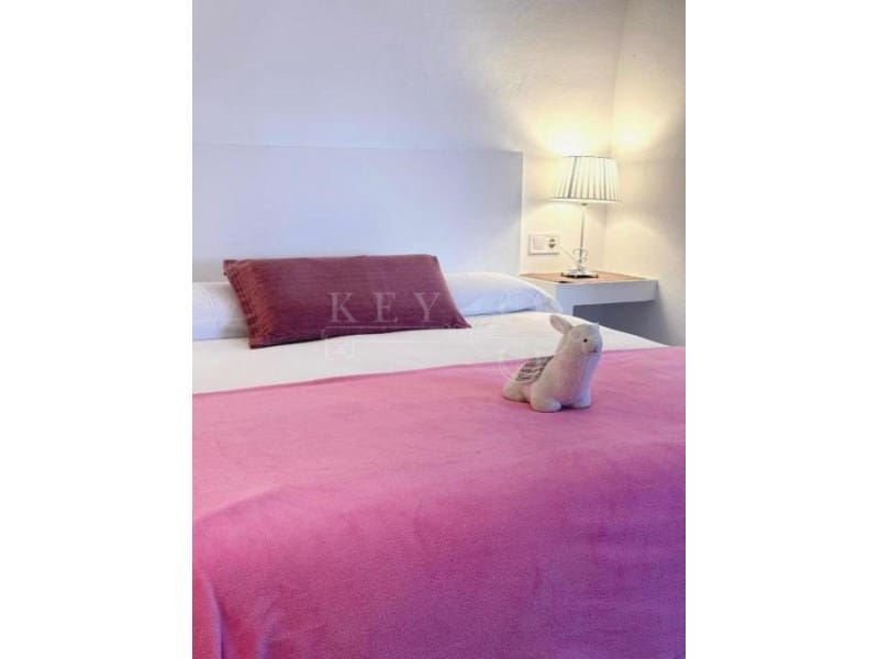 8 quarto Moradia para venda em Es Castell com piscina - 1 350 000 € (Ref: 10160230)