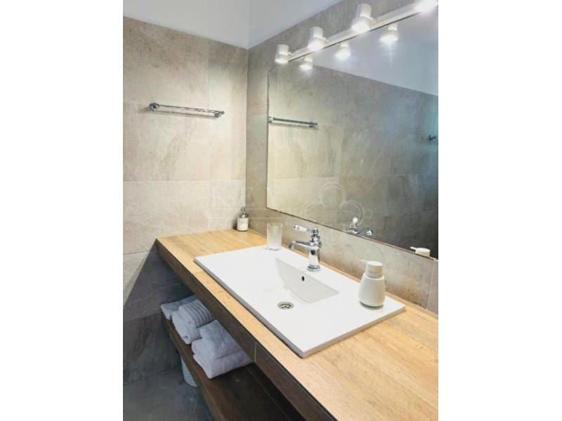 8 quarto Moradia para venda em Es Castell com piscina - 1 350 000 € (Ref: 10160230)