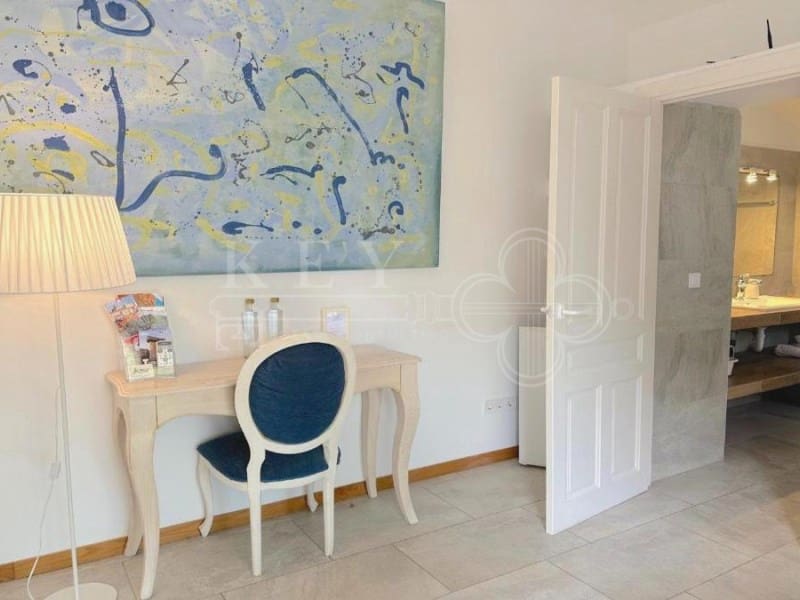 8 quarto Moradia para venda em Es Castell com piscina - 1 350 000 € (Ref: 10160230)