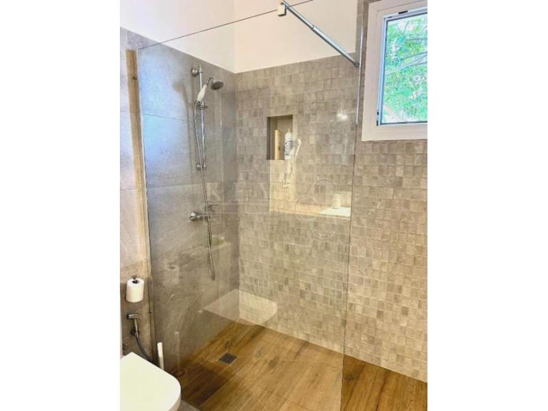 8 quarto Moradia para venda em Es Castell com piscina - 1 350 000 € (Ref: 10160230)