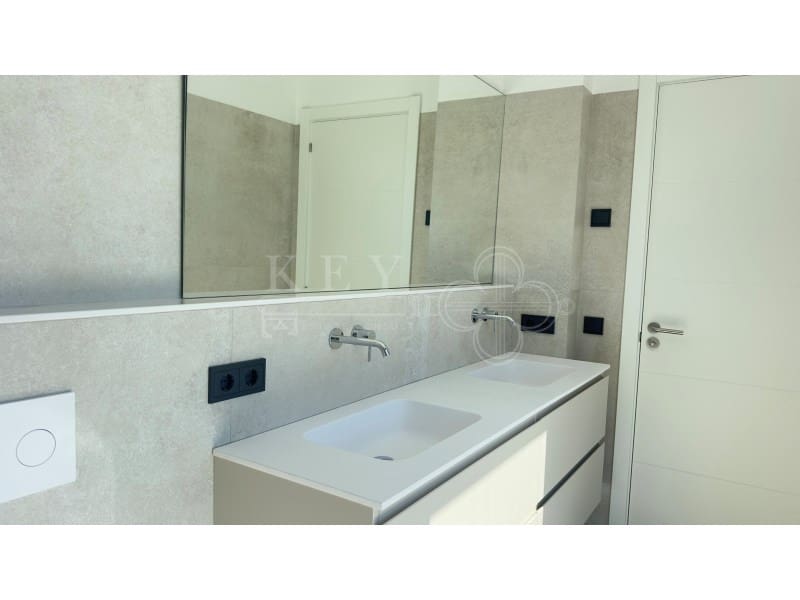 3 soverom Villa til salgs i Cala Blanca med svømmebasseng - € 1 295 000 (Ref: 10161219)