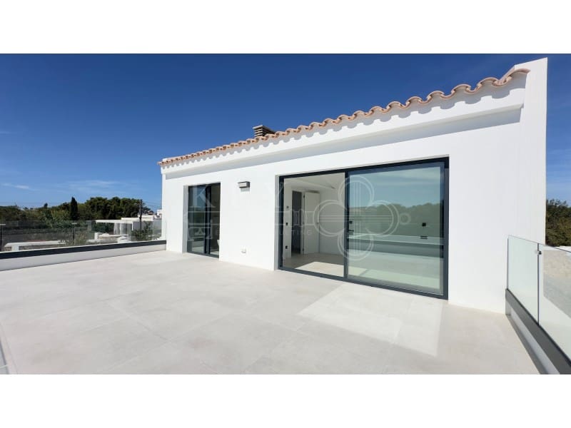 3 soverom Villa til salgs i Cala Blanca med svømmebasseng - € 1 295 000 (Ref: 10161219)