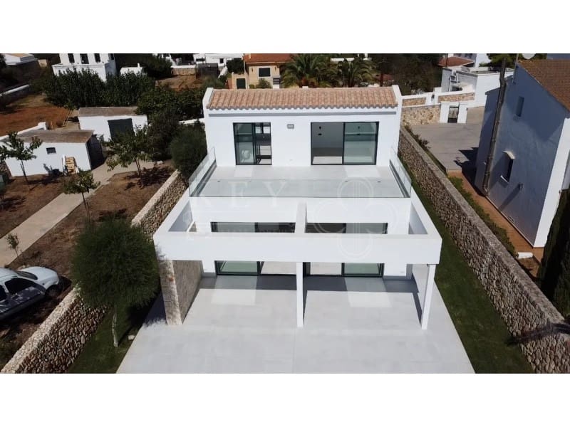 3 soverom Villa til salgs i Cala Blanca med svømmebasseng - € 1 295 000 (Ref: 10161219)