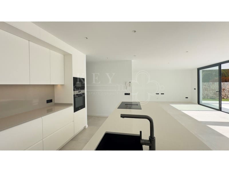 3 soverom Villa til salgs i Cala Blanca med svømmebasseng - € 1 295 000 (Ref: 10161219)