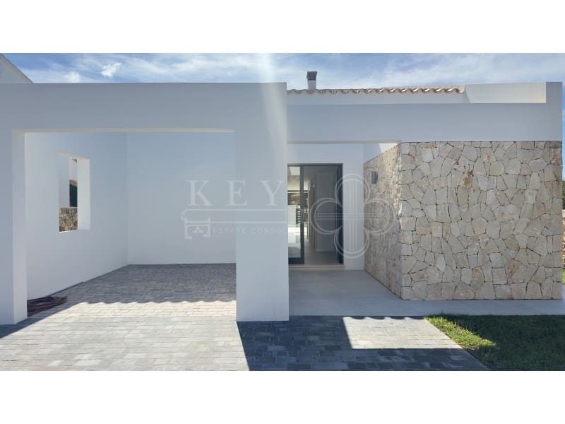 3 soverom Villa til salgs i Cala Blanca med svømmebasseng - € 1 295 000 (Ref: 10161219)