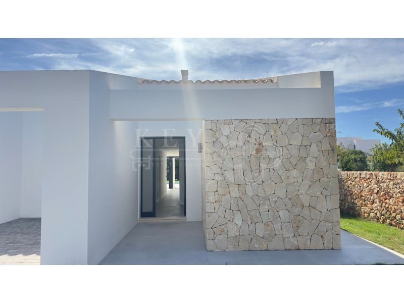 3 soverom Villa til salgs i Cala Blanca med svømmebasseng - € 1 295 000 (Ref: 10161219)