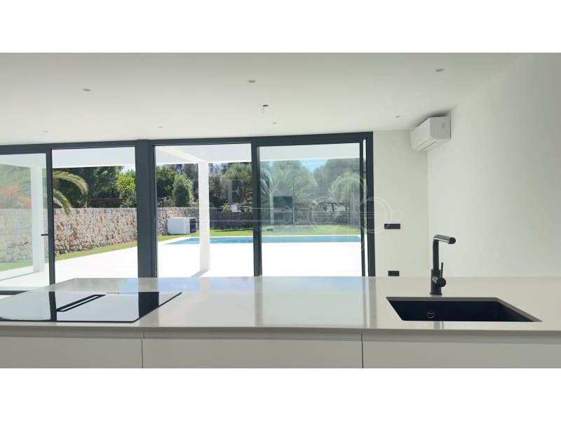 3 soverom Villa til salgs i Cala Blanca med svømmebasseng - € 1 295 000 (Ref: 10161219)