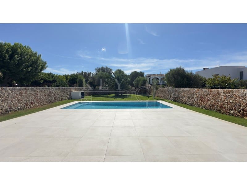 3 soverom Villa til salgs i Cala Blanca med svømmebasseng - € 1 295 000 (Ref: 10161219)