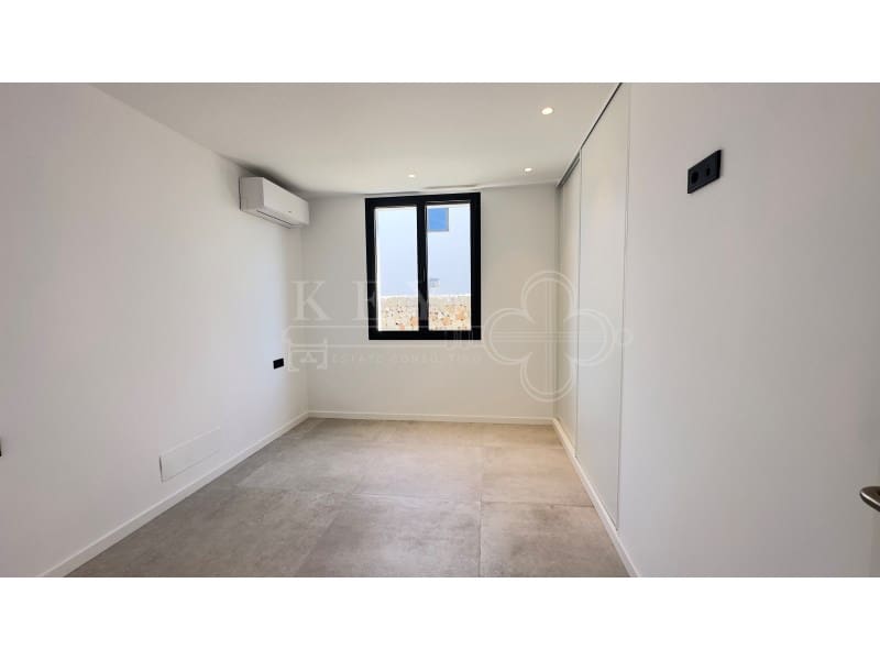 3 soverom Villa til salgs i Cala Blanca med svømmebasseng - € 1 295 000 (Ref: 10161219)