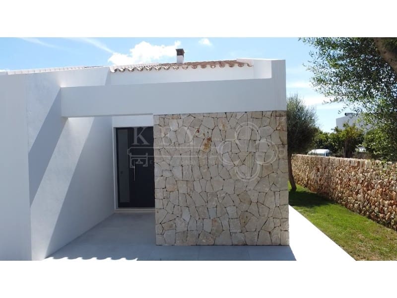 3 soverom Villa til salgs i Cala Blanca med svømmebasseng - € 1 295 000 (Ref: 10161219)