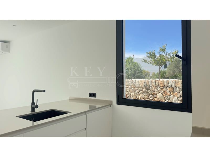 3 soverom Villa til salgs i Cala Blanca med svømmebasseng - € 1 295 000 (Ref: 10161219)