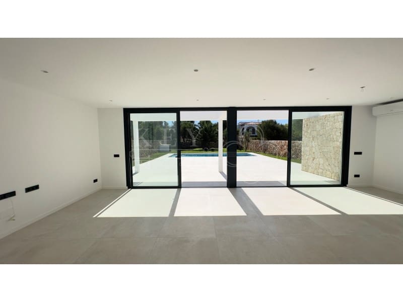 3 soverom Villa til salgs i Cala Blanca med svømmebasseng - € 1 295 000 (Ref: 10161219)
