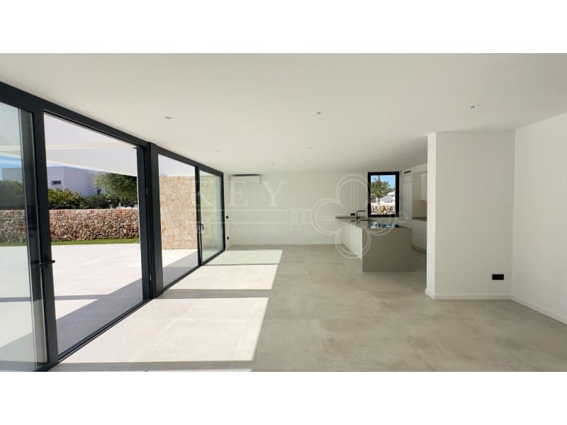 3 soverom Villa til salgs i Cala Blanca med svømmebasseng - € 1 295 000 (Ref: 10161219)