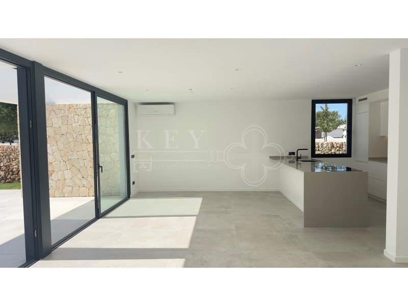 3 soverom Villa til salgs i Cala Blanca med svømmebasseng - € 1 295 000 (Ref: 10161219)