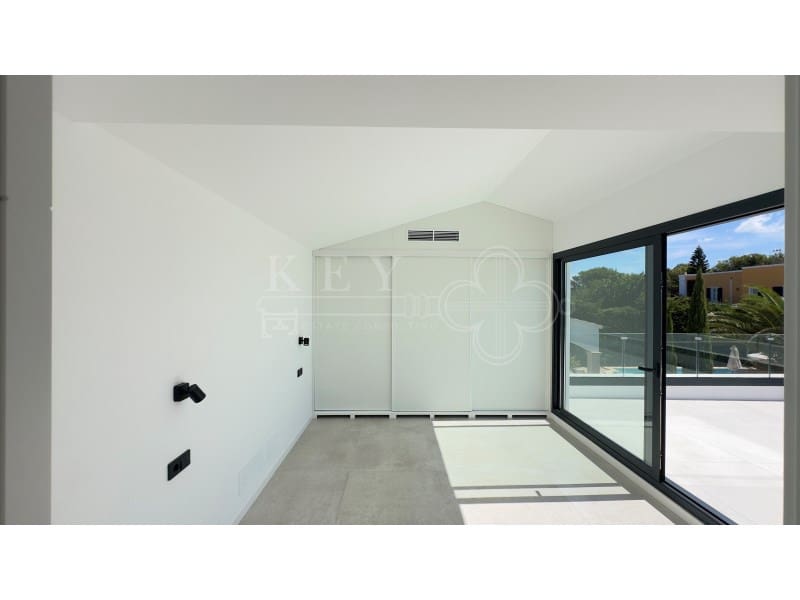 3 soverom Villa til salgs i Cala Blanca med svømmebasseng - € 1 295 000 (Ref: 10161219)