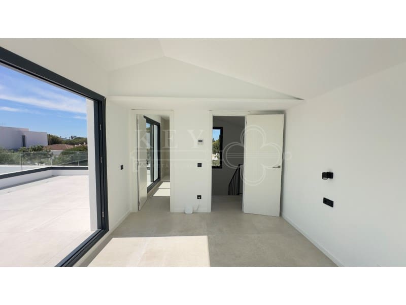 3 soverom Villa til salgs i Cala Blanca med svømmebasseng - € 1 295 000 (Ref: 10161219)