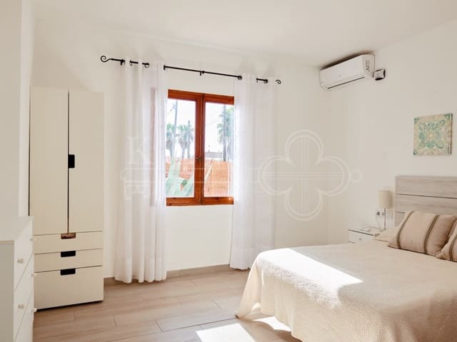 4 Zimmer Villa zu verkaufen in Cala Blanca, Ciutadella de Menorca mit Pool Garage - 849.000 € (Ref: 10161220)