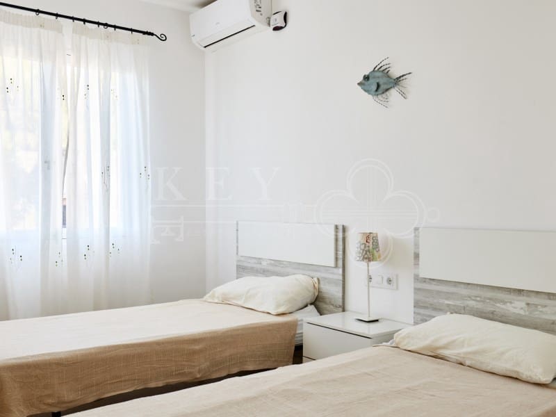 4 Zimmer Villa zu verkaufen in Cala Blanca mit Pool Garage - 849.000 € (Ref: 10161220)
