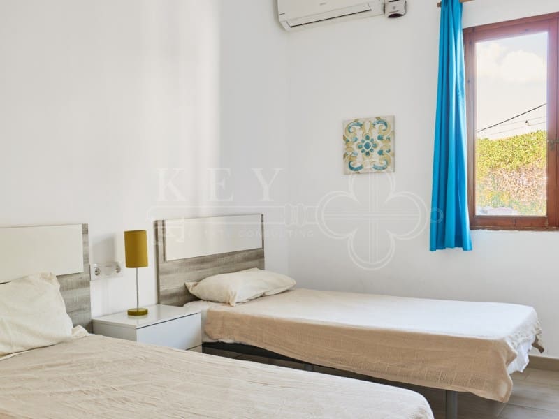 4 Zimmer Villa zu verkaufen in Cala Blanca mit Pool Garage - 849.000 € (Ref: 10161220)