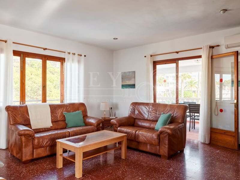 4 Zimmer Villa zu verkaufen in Cala Blanca mit Pool Garage - 849.000 € (Ref: 10161220)