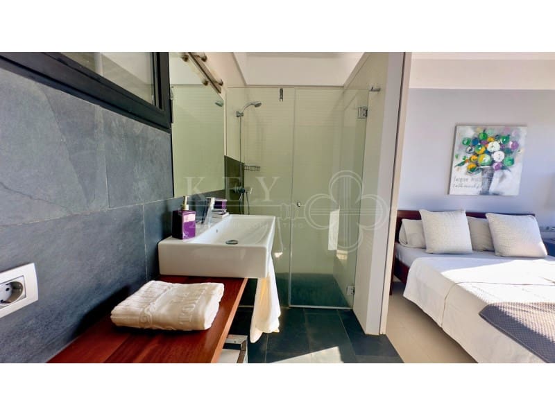3 Zimmer Villa zu verkaufen in Cala Blanca mit Pool Garage - 890.000 € (Ref: 10161221)